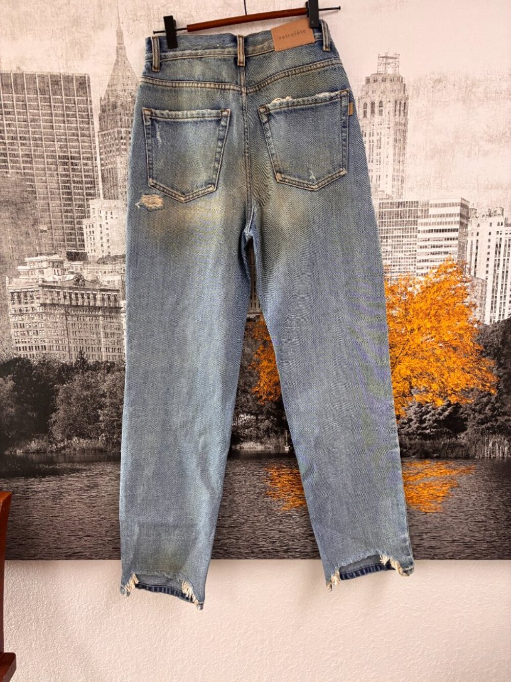 NWT retrofête Chris Jean Distressed Light Wash Straight Sz 27 - Picture 3 of 5